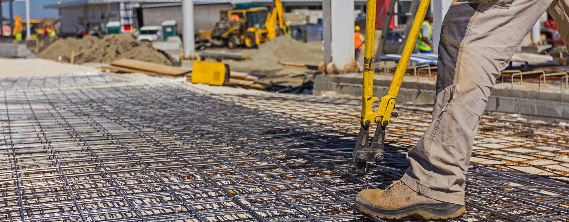Baustahlverlegung auf der Baustelle bei Feichtenschlager